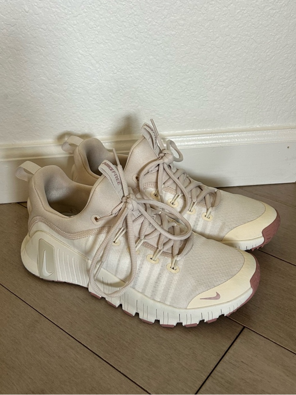 Nike Metcon Training Sneakers - Cream/Pink